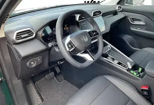 Neu MG ZS Luxury 197 PS (144 kW) 2026 Grün SUV