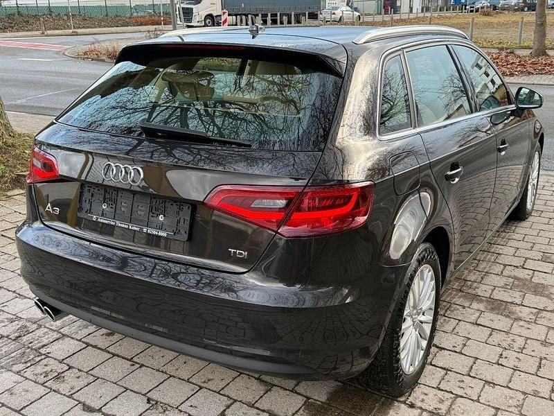 Gebraucht Audi A3 Ambiente 150 PS (110 kW) 2014 Braun Limousine