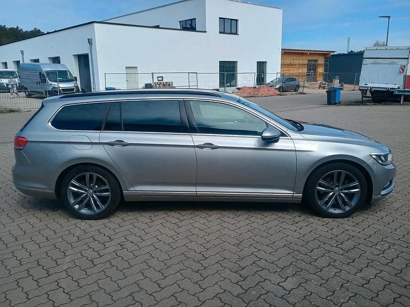 Używany VW Passat 239 KM (175 kW) 2014 Szary Kombi