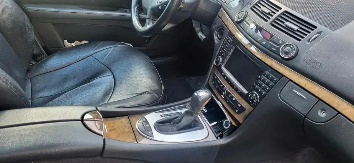 Gebraucht Mercedes E500 Elegance 306 PS (225 kW) 2004 Schwarz Limousine