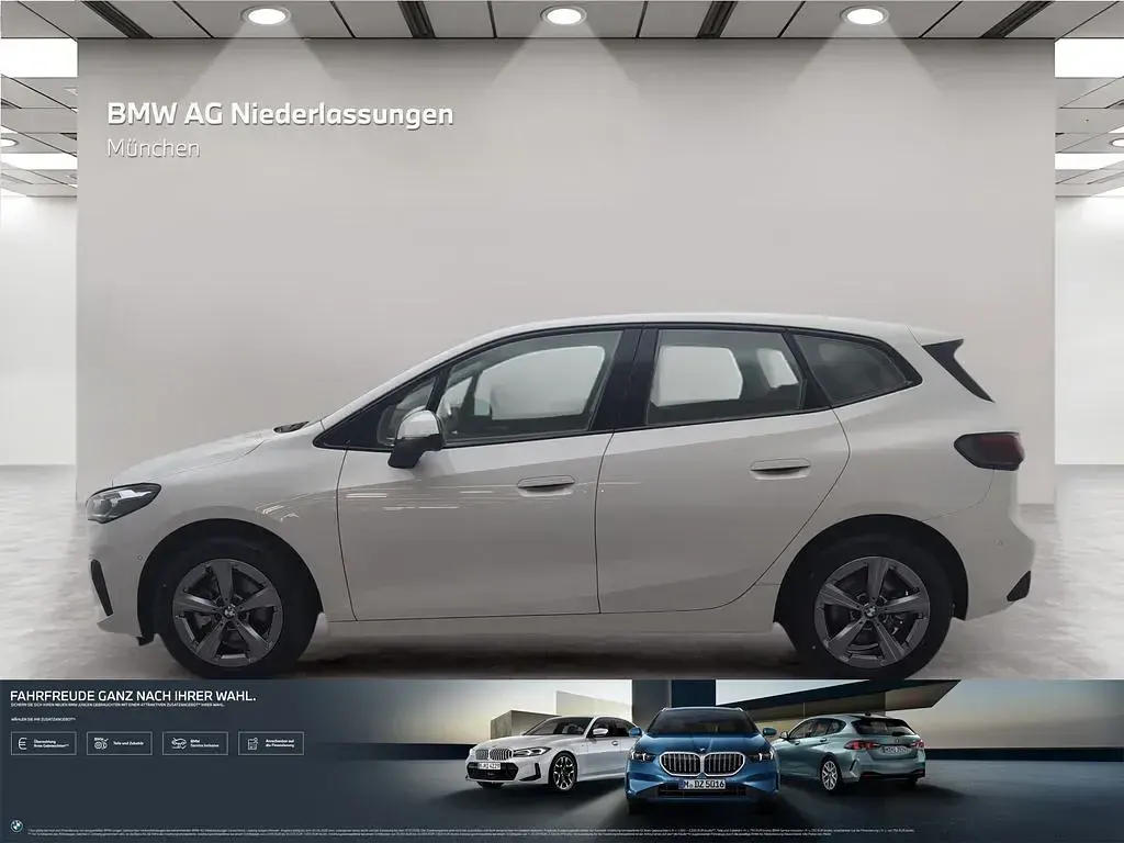 Gebraucht BMW 220 150 PS (110 kW) 2025 Weiß Van / Kleinbus
