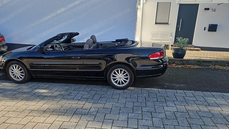 Gebraucht Chrysler Sebring Cabriolet 149 PS (109 kW) 2002 Schwarz Cabrio