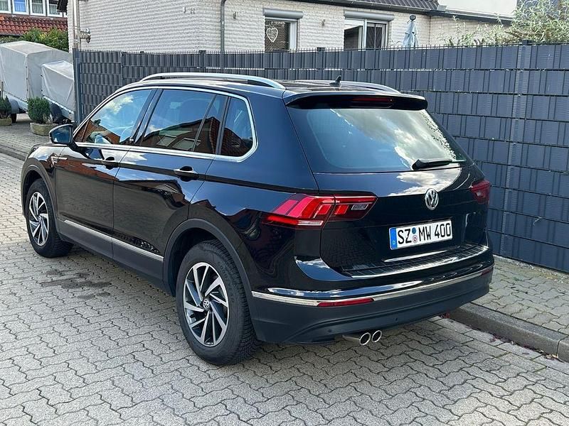 Gebraucht VW Tiguan Sound 150 PS (110 kW) 2017 Schwarz SUV