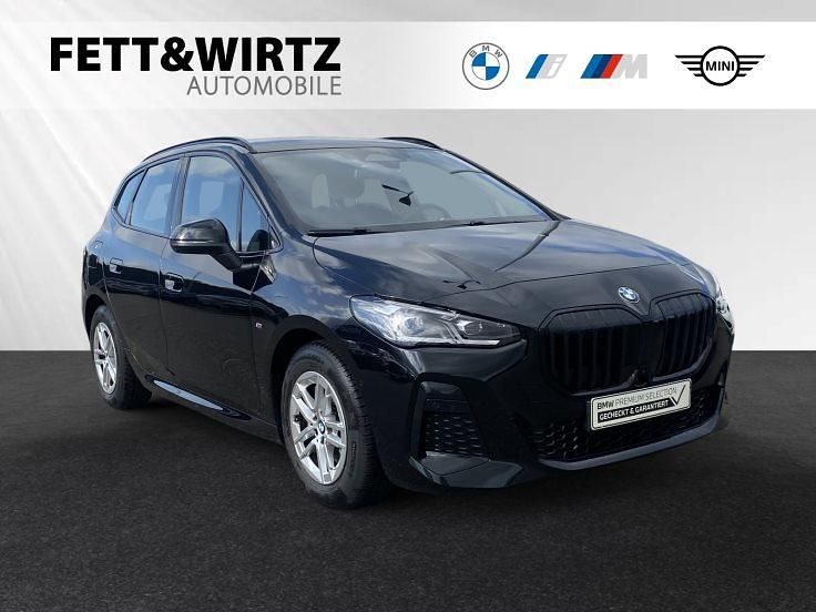 Saphirschwarz metallic Gebraucht 2024 BMW 218 M Sport Van / Kleinbus | 28.280 € (Fairer Preis) - Bild 1/3