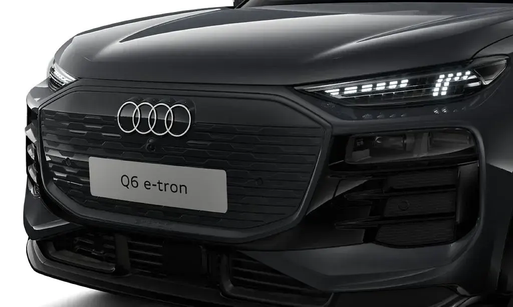 Gebraucht Audi Q6 e-tron Ambiente 185 kW (252 PS) 2025 Magnetgrau SUV
