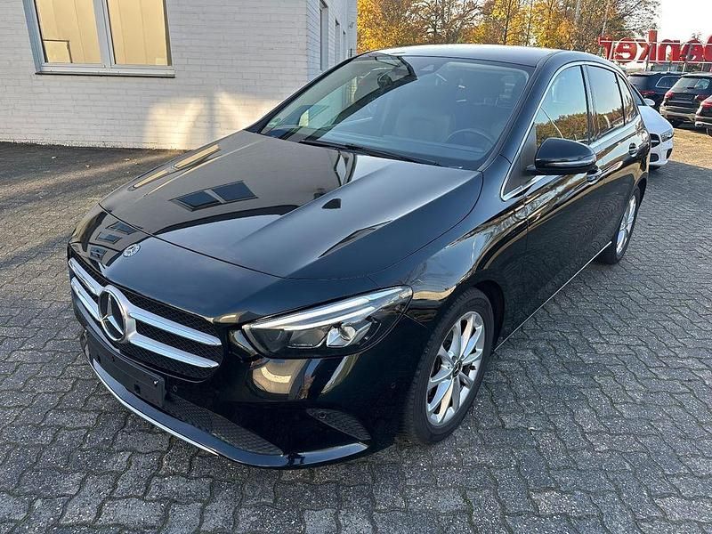 Schwarz Gebraucht 2020 Mercedes B200 Progressive Van / Kleinbus | 19.750 € (Guter Preis) - Bild 1/4