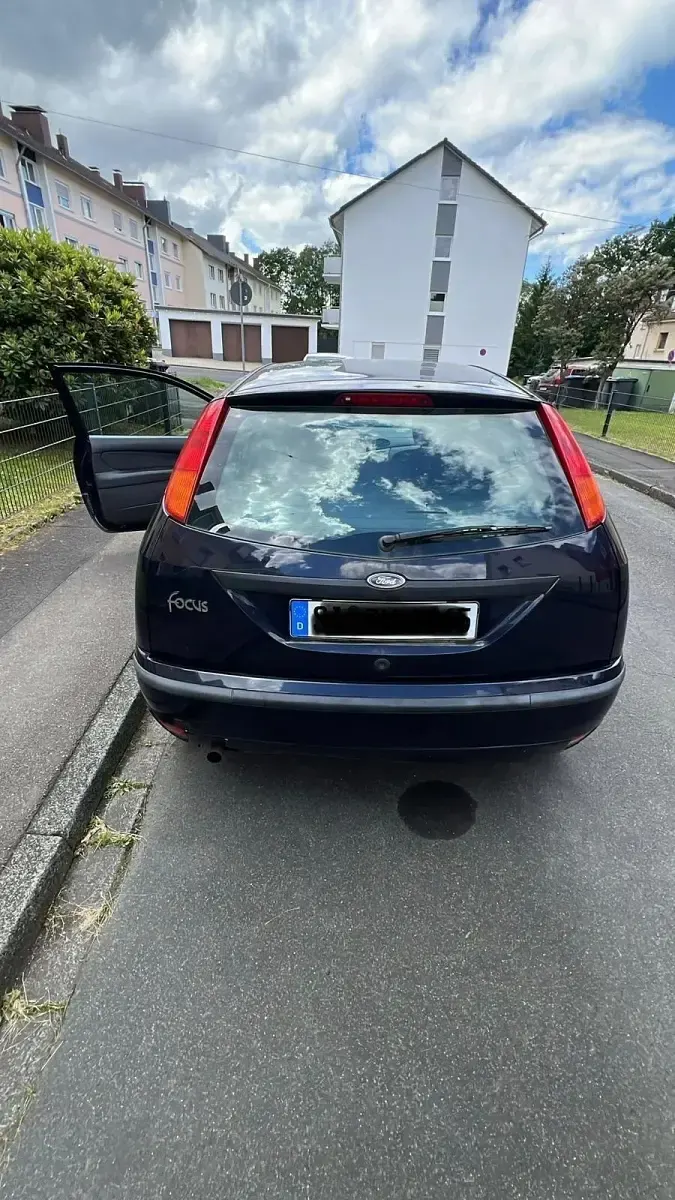 Gebraucht Ford Focus 75 PS (55 kW) 2004 Blau Kleinwagen