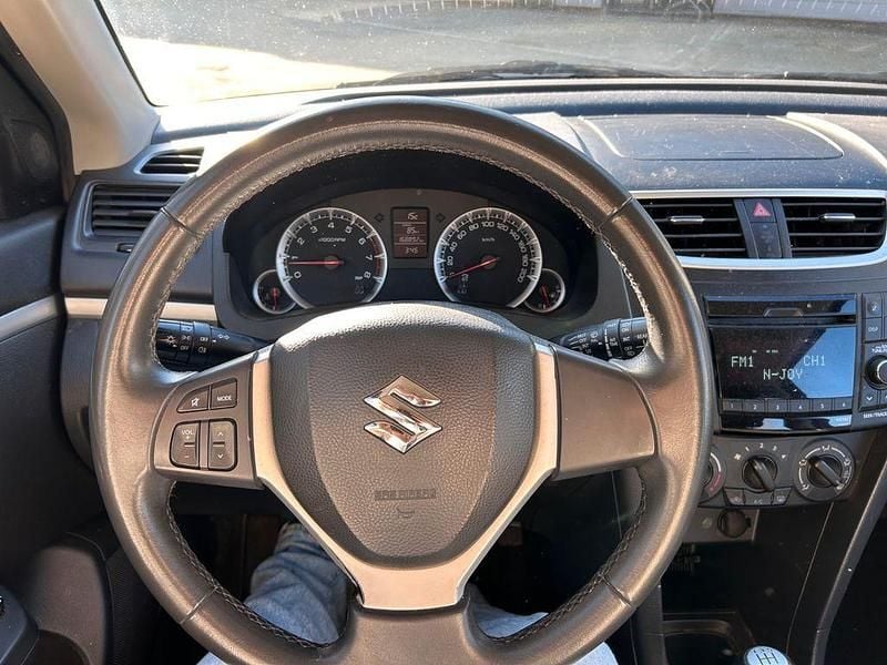 Gebraucht Suzuki Swift 94 PS (69 kW) 2012 Orange Kleinwagen