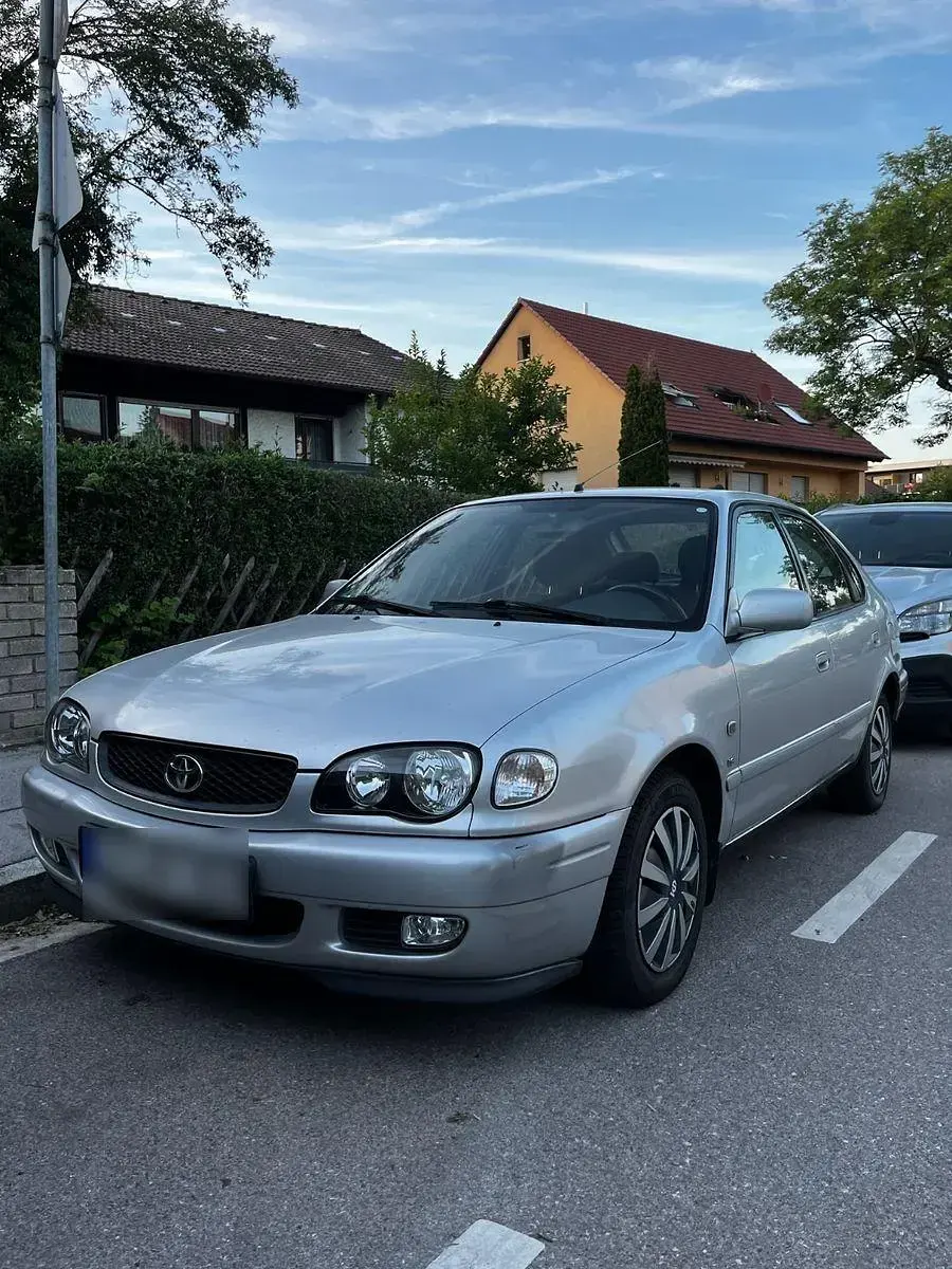 Gebraucht Toyota Corolla 110 PS (80 kW) 2000 Silber Limousine