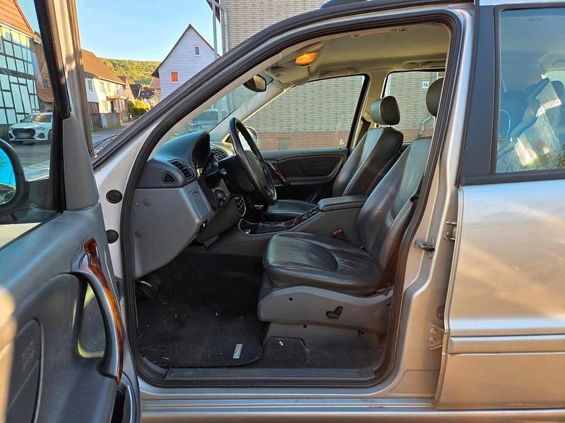 Gebraucht Mercedes ML320 220 PS (161 kW) 1999 Silber SUV