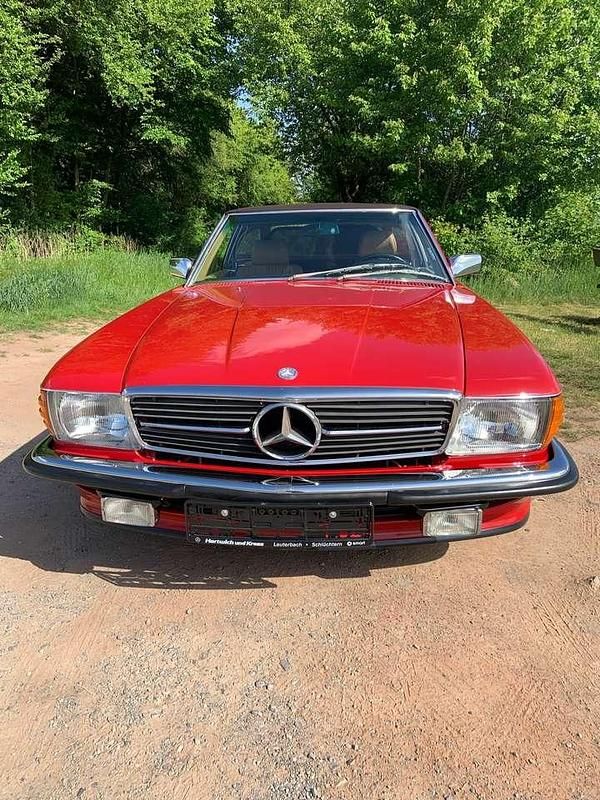 Rot Gebraucht 1987 Mercedes 560 Cabrio | 28.000 € - Bild 1/4