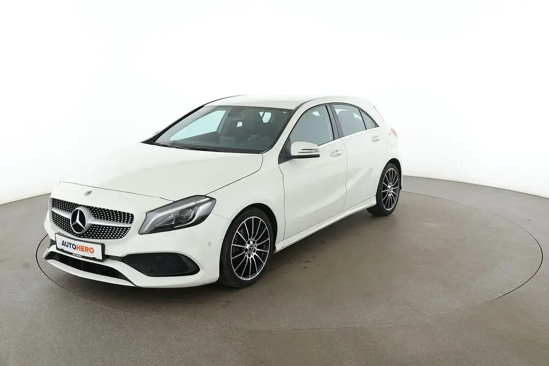 Gebraucht Mercedes A180 AMG 122 PS (89 kW) 2018 Limousine