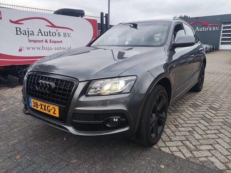 Grau Gebraucht 2011 Audi Q5 SUV | 8.499 € (Guter Preis) - Bild 1/4