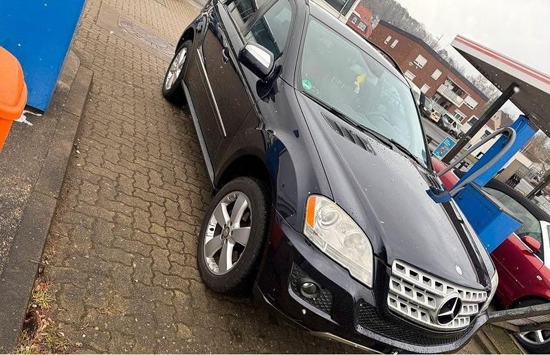 Gebraucht Mercedes ML350 272 PS (200 kW) 2009 Blau SUV