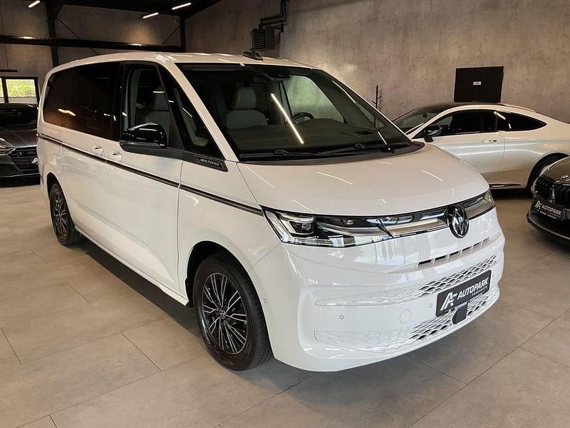 Second-hand VW Multivan Style 320 CP (235 kW) 2023 Alb Monovolum