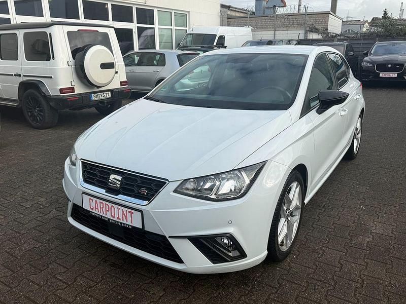 Weiß Gebraucht 2019 Seat Ibiza FR Limousine | 10.950 € (Fairer Preis) - Bild 1/4