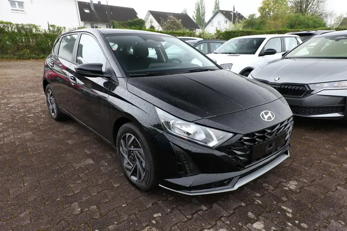 Neu Hyundai i20 Select 90 PS (66 kW) 2026 Phantom black metallic Kleinwagen