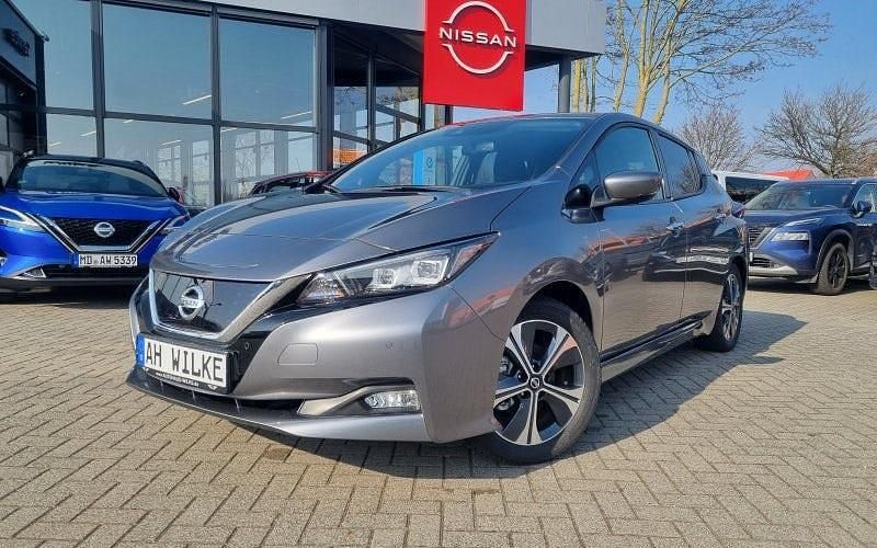 Grau Gebraucht 2021 Nissan Leaf N-Connecta Kleinwagen | 15.990 € (Fairer Preis) - Bild 1/4