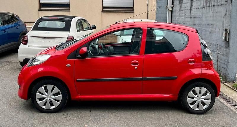 Gebraucht Citroën C1 Style 68 PS (50 kW) 2009 Zu lackieren rot 3p0/deckende Kleinwagen