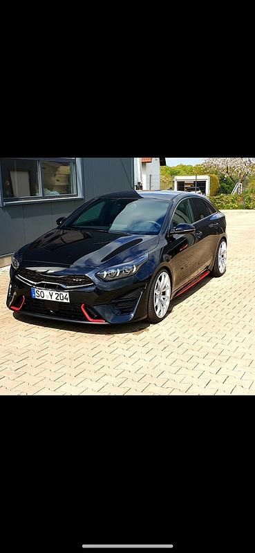 Schwarz Gebraucht 2022 Kia ProCeed GT Kleinwagen | 27.000 € (Fairer Preis) - Bild 1/4