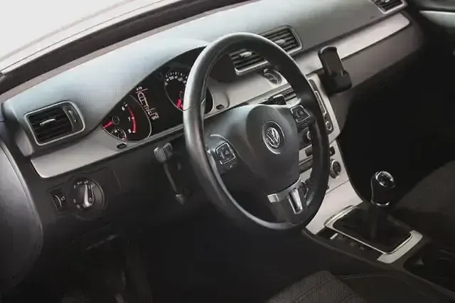 Second-hand VW CC 160 CP (117 kW) 2014 Argintiu Berlinǎ