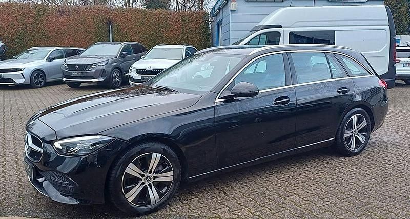 Schwarz Gebraucht 2025 Mercedes C180 Avantgarde Kombi | 34.980 € (Guter Preis) - Bild 1/3