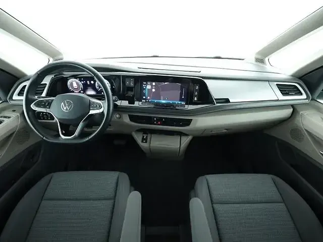 Gebraucht VW Multivan 204 PS (150 kW) 2024 Indiumgrau Van / Kleinbus