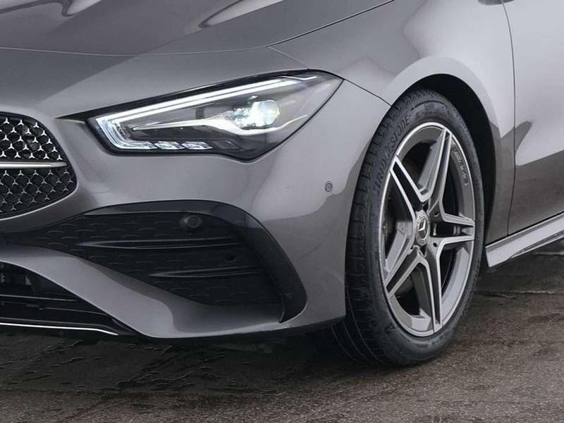 Gebraucht Mercedes CLA200 AMG 163 PS (119 kW) 2025 Lack mountaingrau Limousine