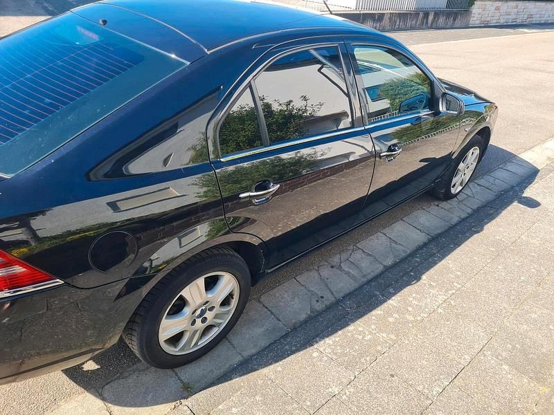 Gebraucht Ford Mondeo 155 PS (114 kW) 2005 Schwarz Limousine
