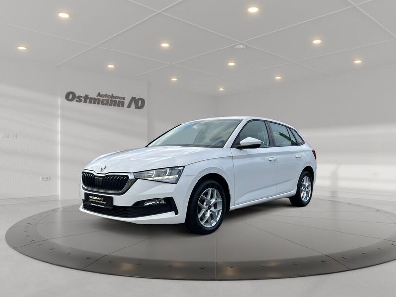 Gebraucht Skoda Scala Cool Plus 116 PS (85 kW) 2020 Weiß Kleinwagen