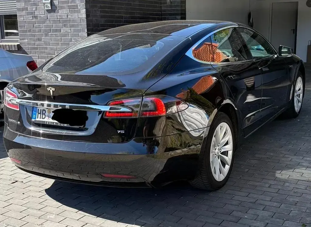 Second-hand Tesla Model S 235 kW (320 CP) 2017 Negru Hatchback