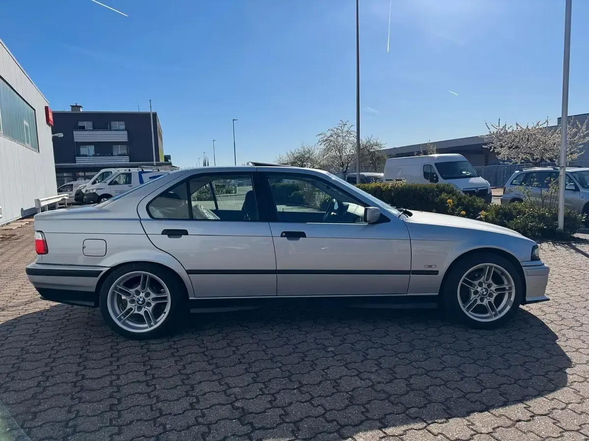 Gebraucht BMW 316 Sport Line 102 PS (75 kW) 1997 Silber Limousine