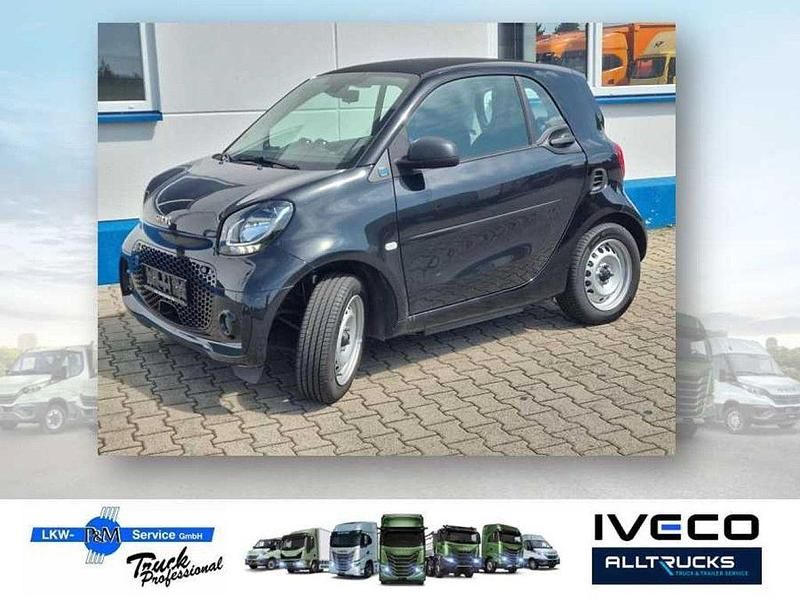 Schwarz Gebraucht 2021 Smart ForTwo Electric Drive Coupé | 11.781 € (Teuer) - Bild 1/4