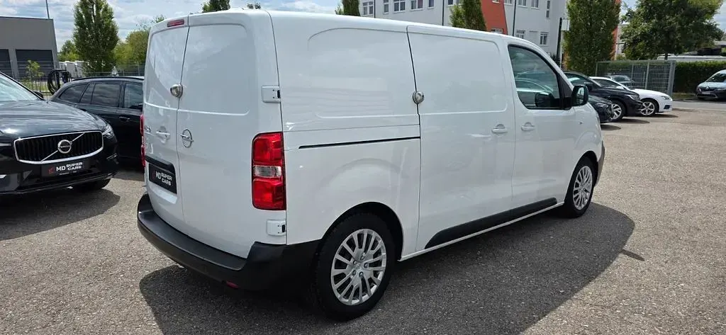 Gebraucht Opel Vivaro-e Combi 120 PS (88 kW) 2022 Weiß Van / Kleinbus