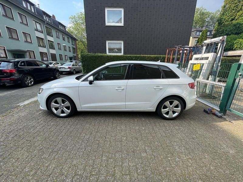 Gebraucht Audi A3 Ambiente 110 PS (80 kW) 2016 Weiß Limousine