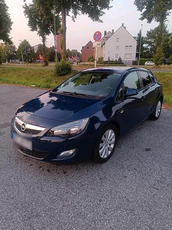 Blau Gebraucht 2011 Opel Astra Kleinwagen | 2.800 € (Guter Preis) - Bild 1/4