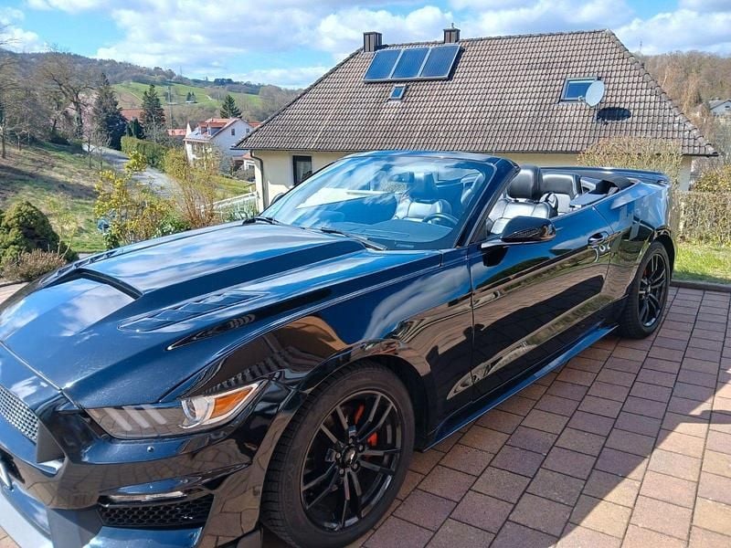 Second-hand Ford Mustang 309 CP (227 kW) 2015 Negru Cabrio