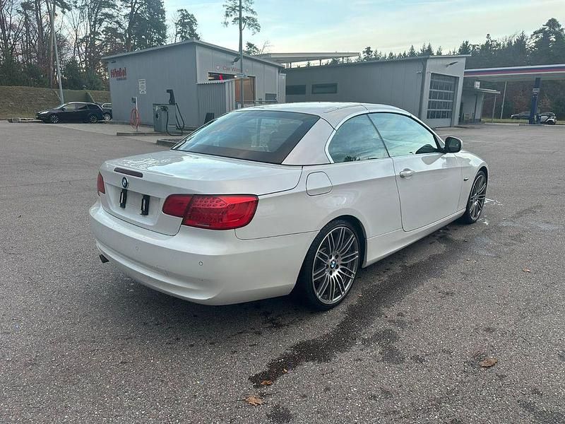 Gebraucht BMW 320 Cabriolet 184 PS (135 kW) 2013 Weiß Cabrio