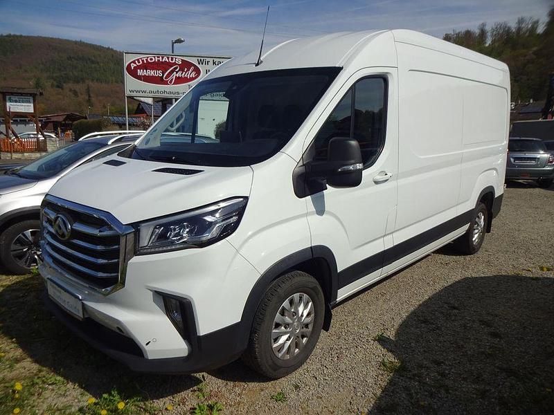 Second-hand Maxus V90 125 CP (91 kW) 2023 Alb Van