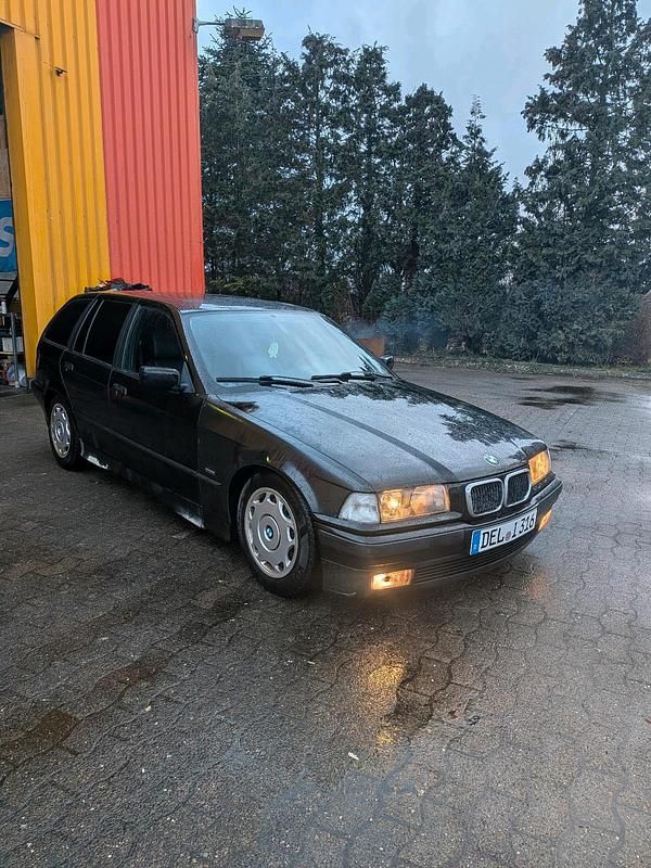 Gebraucht BMW 316 102 PS (75 kW) 1997 Schwarz Kombi