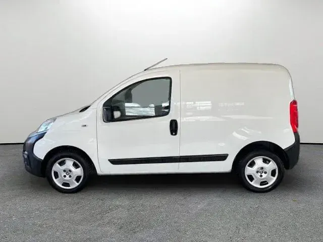 Gebraucht Fiat Fiorino 77 PS (56 kW) 2019 Weiß Van / Kleinbus
