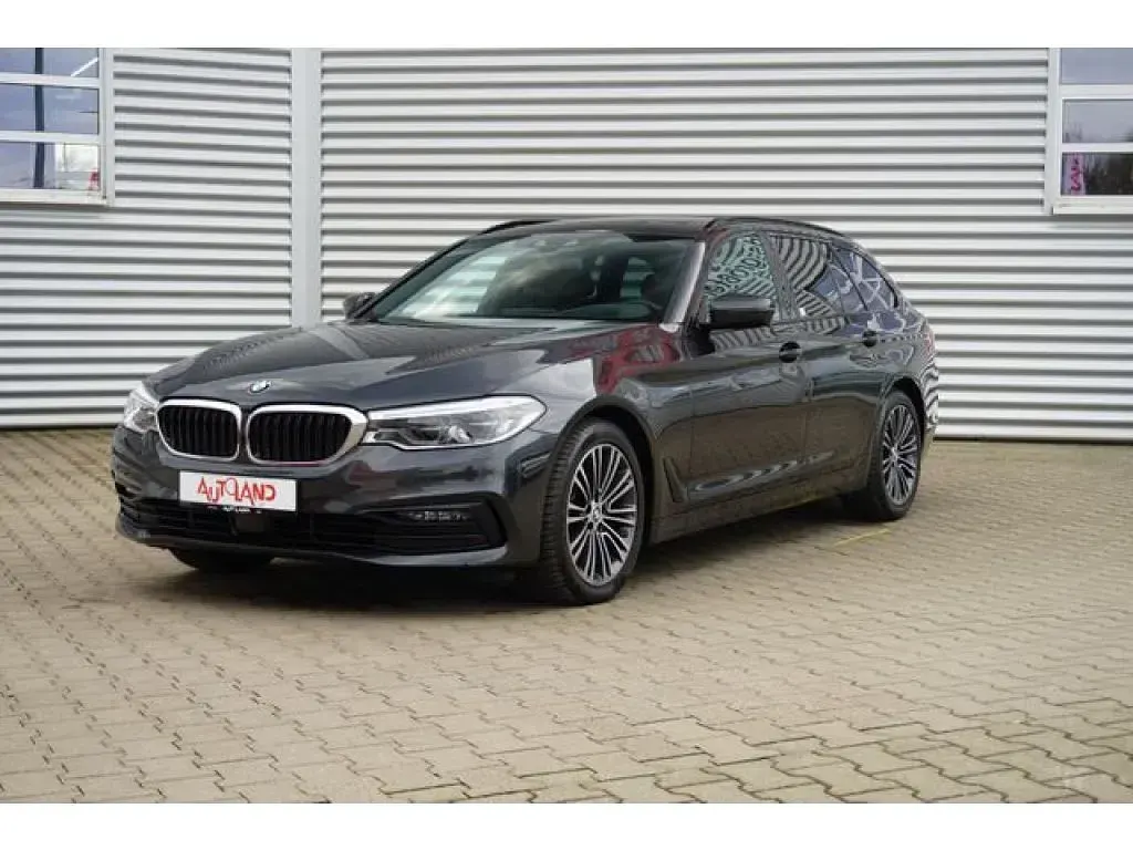 Gebraucht BMW 520 Sport Line 190 PS (139 kW) 2019 Schwarz (metallic) Kombi