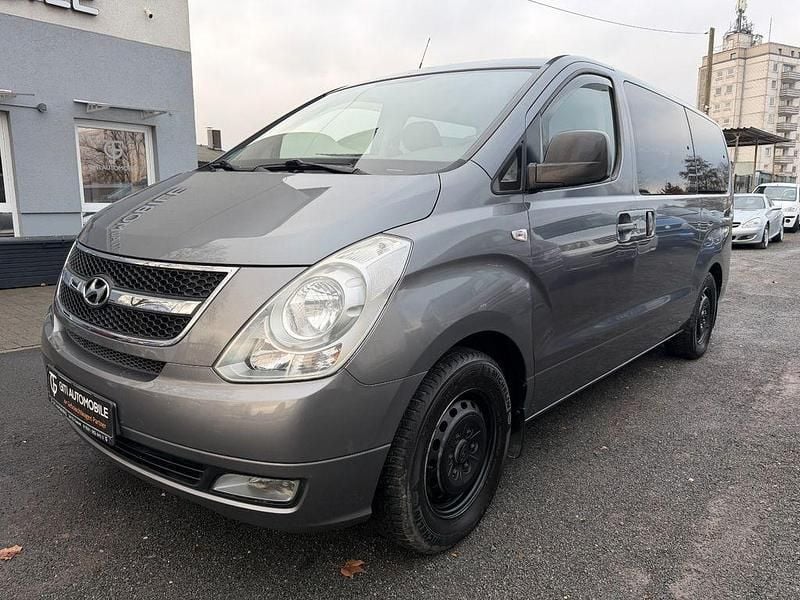 Gebraucht Hyundai H-1 Comfort 170 PS (125 kW) 2011 Grau Van / Kleinbus