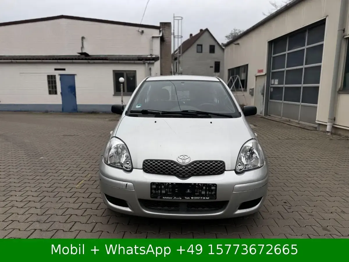 Gebraucht Toyota Yaris 65 PS (47 kW) 2003 Silber Kleinwagen