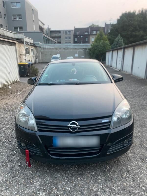Schwarz Gebraucht 2005 Opel Astra Kombi | 1.000 € (Guter Preis) - Bild 1/4