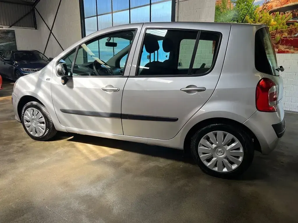 Gebraucht Renault Modus 75 PS (55 kW) 2012 Silber Van / Kleinbus