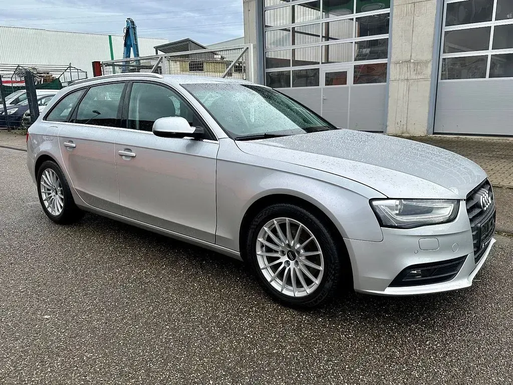 Gebraucht Audi A4 Attraction 163 PS (119 kW) 2013 Silber Kombi