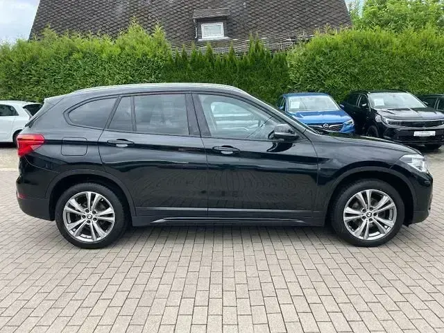 Gebraucht BMW X1 Sport Line 150 PS (110 kW) 2018 Schwarz SUV
