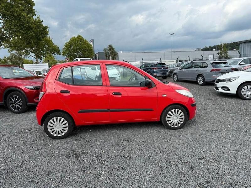 Electric red Gebraucht 2009 Hyundai i10 Classic Kleinwagen | 2.990 € (Teuer) - Bild 1/4