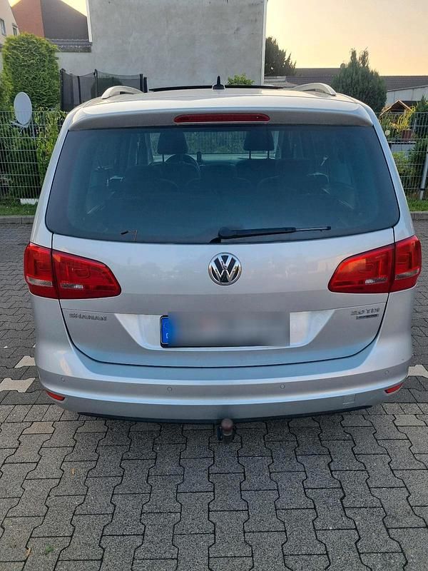 Gebraucht VW Sharan 140 PS (102 kW) 2012 Silber Van / Kleinbus